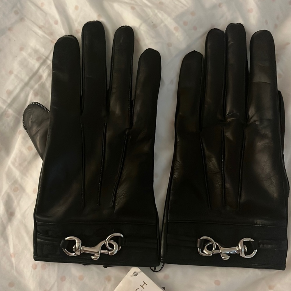 Black Coach Leather Gloves size 7 1/2- Never worn -tag still on